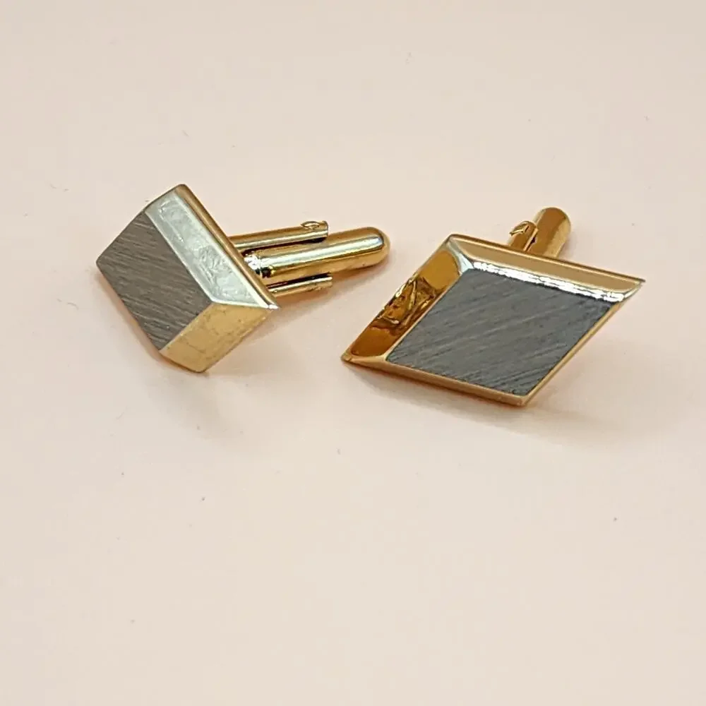 Diamond Shaped Men's Cuff Links Metal Gold Tone 1.25